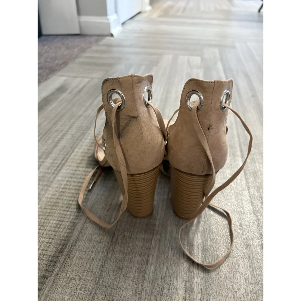 ShoeDazzle Shoes Womens Size 8.5 Nude Beige Kynzie‎ Block Heel Lace Up Sandals